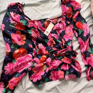 Francesca’s floral long sleeve blouse